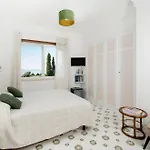 Donna Carolina Capri Bed & Breakfast