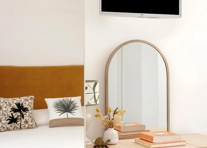 Donna Carolina Capri